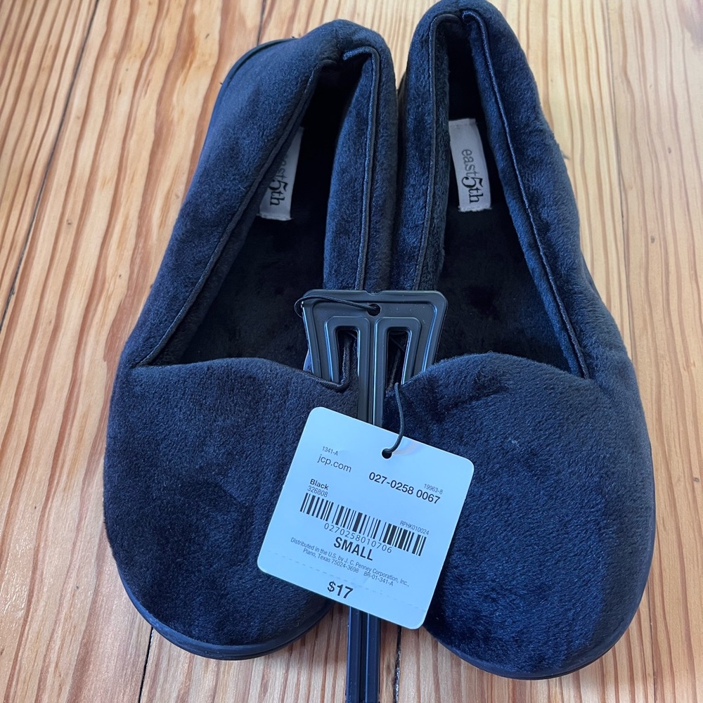 East 5th Black house slippers, NWT, size 5-6, small